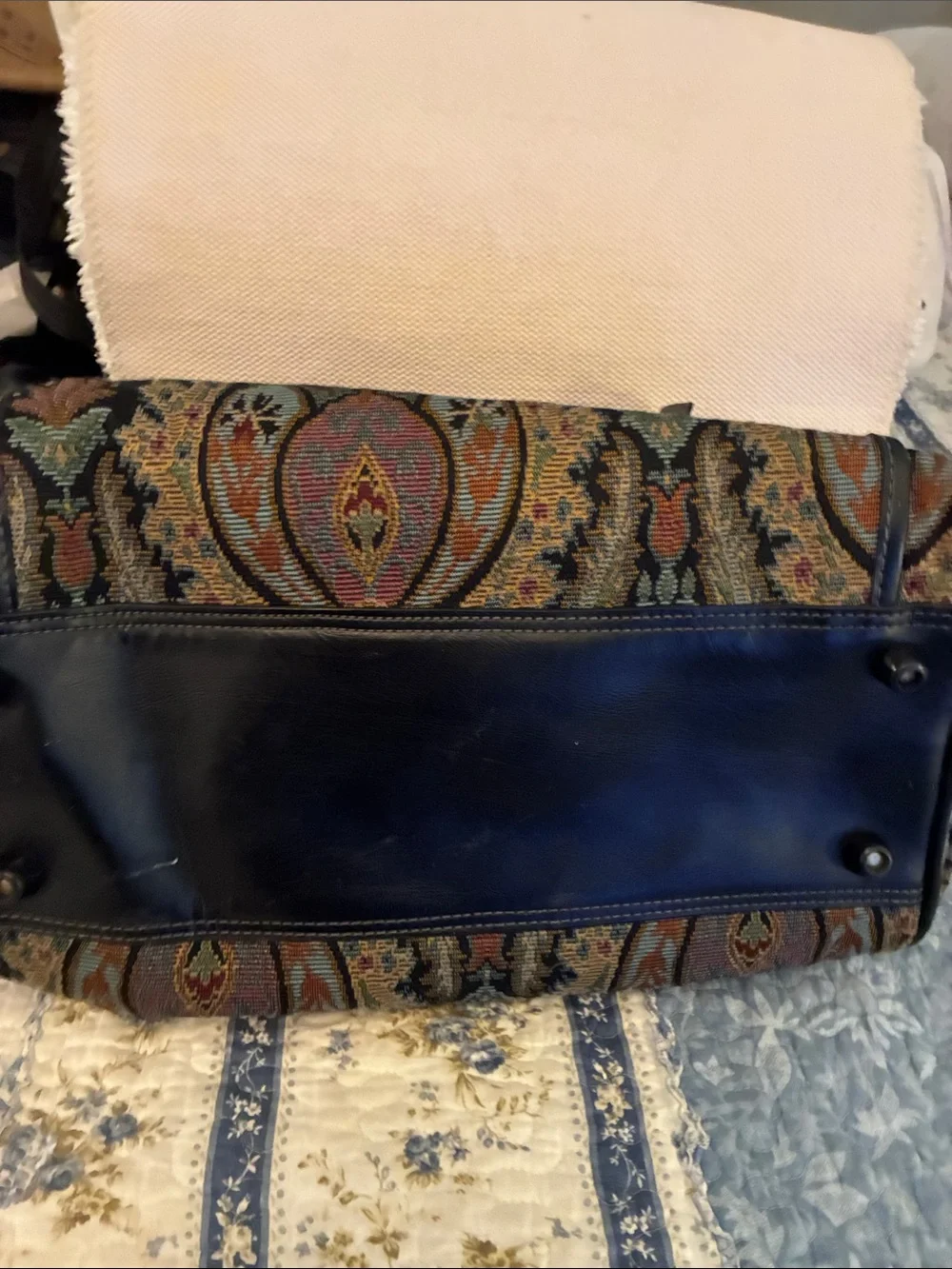 Vintage Jordache Multicolor Tapestry Duffel travel bag w/Black Trim
